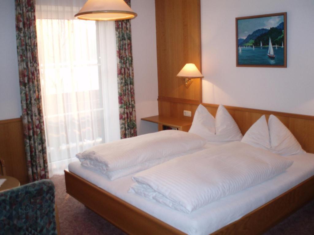 Pension Salzburger Hof Fuschl am See Room photo